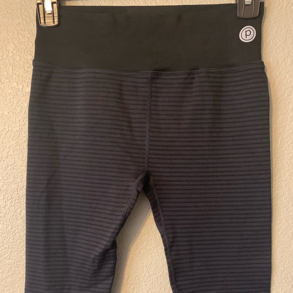 NEW Pure Barre Womens Black Gray Striped Leggings Large MidRise 28”Inseam NWOT - Picture 4 of 5